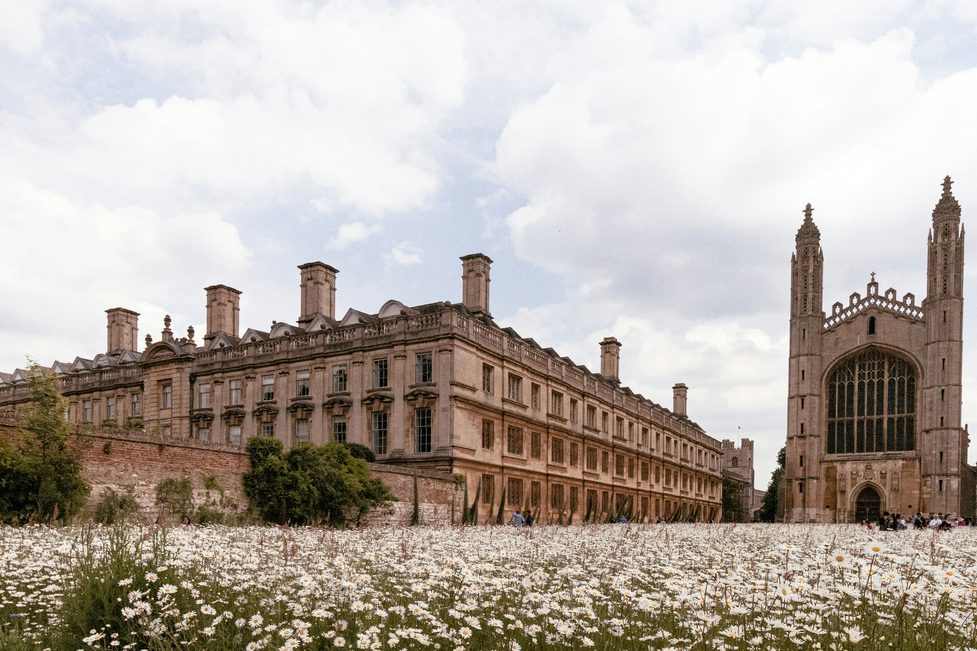 Studying Abroad from Ghana: UK and Canada Guide for 2026 - article thumbnail
